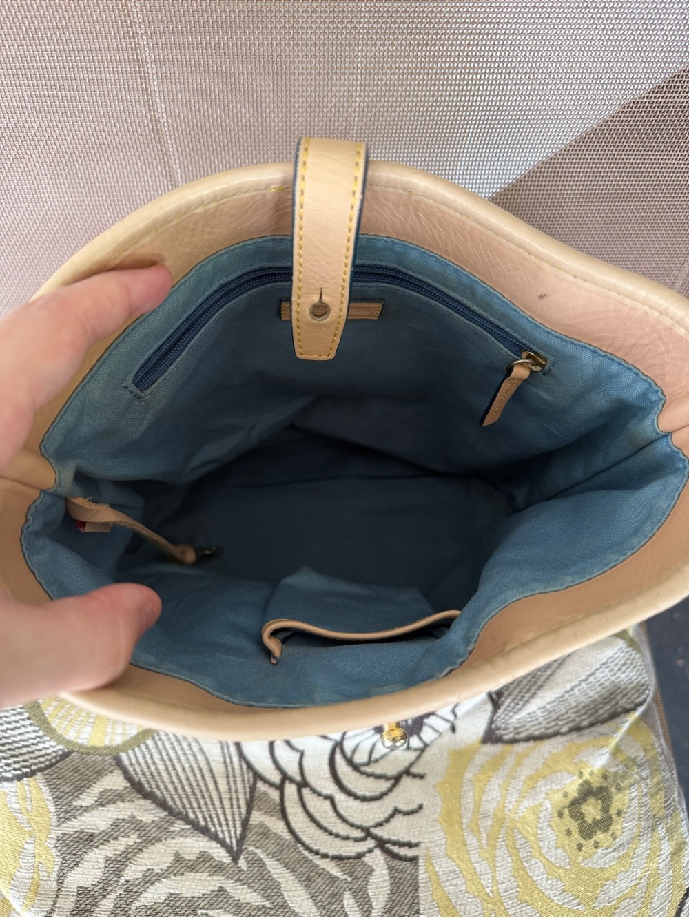 Dooney & Bourke Cream Multicolor Logo Bucket Shoulder Bag - Picture 6 of 8